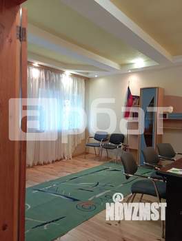 Дом 270м², 3-этажный, участок 14 сот.  