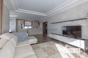 Коттедж 215м², 2-этажный, участок 20 сот.  