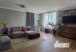 Дом 200м², 2-этажный, участок 8 сот.  