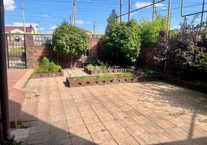 Дом 367м², 3-этажный, участок 5 сот.  