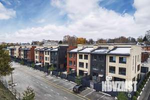 Таунхаус 165м&sup2;, 3-этажный, участок 2 сот.  