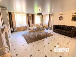 Коттедж 300м², 3-этажный, участок 1 сот.  