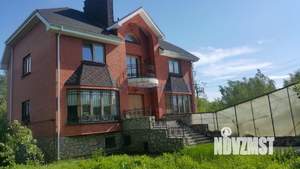 Коттедж 293м², 2-этажный, участок 65 сот.  