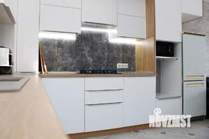 Дом 180м², 2-этажный, участок 10 сот.  