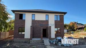 Коттедж 220м&sup2;, 2-этажный, участок 10 сот.  