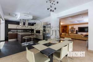 Дом 430м², 3-этажный, участок 14 сот.  