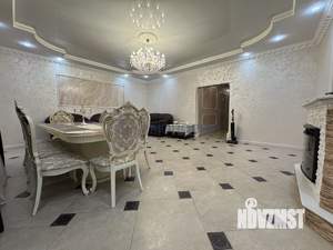 Дом 231м², 2-этажный, участок 6 сот.  