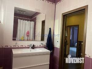 Коттедж 200м², 2-этажный, участок 10 сот.  