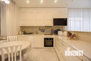 Коттедж 350м², 2-этажный, участок 20 сот.  