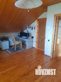 Коттедж 280м&sup2;, 3-этажный, участок 11 сот.  