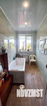 Дом 293м&sup2;, 3-этажный, участок 15 сот.  