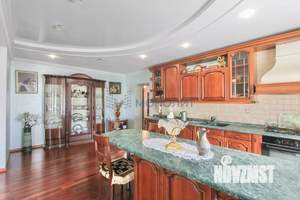 Дом 521м², 3-этажный, участок 28 сот.  