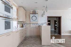 Коттедж 215м², 2-этажный, участок 20 сот.  