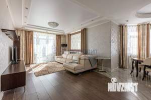 Коттедж 215м², 2-этажный, участок 20 сот.  