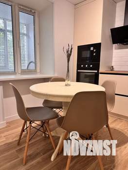 Студия квартира, посуточно, 35м2, 1/10 этаж