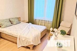 1-к квартира, посуточно, 42м2, 13/16 этаж