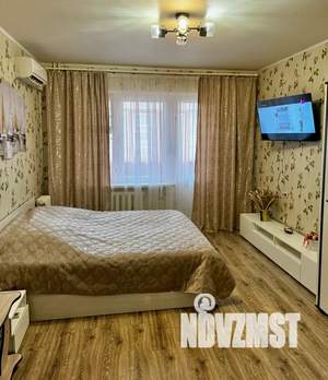 1-к квартира, посуточно, 37м2, 8/10 этаж