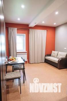 1-к квартира, посуточно, 47м2, 1/2 этаж