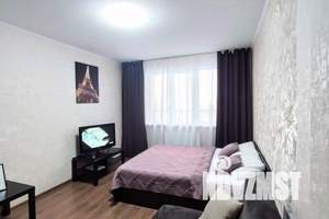 1-к квартира, посуточно, 42м2, 6/18 этаж