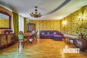 3-к квартира, посуточно, 104м2, 5/8 этаж