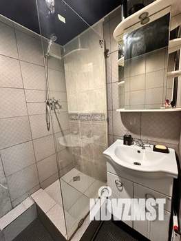 Студия квартира, посуточно, 46м2, 1/5 этаж