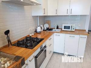 Студия квартира, посуточно, 40м2, 8/10 этаж