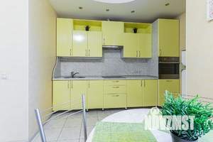 2-к квартира, посуточно, 75м2, 1/1 этаж