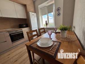 2-к квартира, посуточно, 60м2, 8/17 этаж