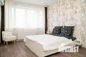 1-к квартира, посуточно, 38м2, 4/25 этаж