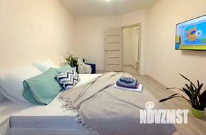 1-к квартира, посуточно, 38м2, 8/17 этаж