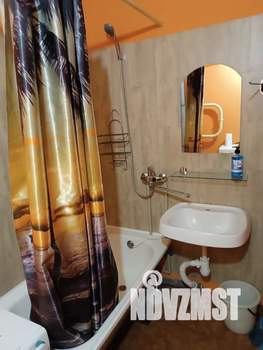 1-к квартира, посуточно, 42м2, 1/10 этаж