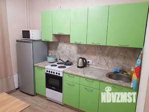 1-к квартира, посуточно, 35м2, 4/10 этаж