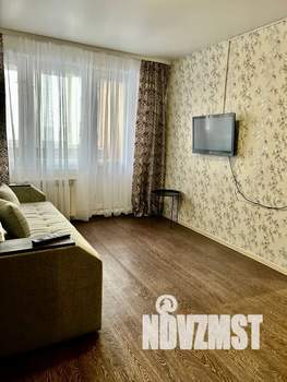 1-к квартира, посуточно, 37м2, 8/10 этаж