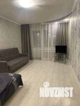 1-к квартира, посуточно, 38м2, 3/12 этаж