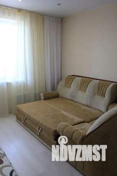 1-к квартира, посуточно, 35м2, 13/23 этаж