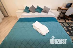 1-к квартира, посуточно, 40м2, 1/25 этаж