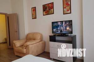 1-к квартира, посуточно, 42м2, 1/23 этаж