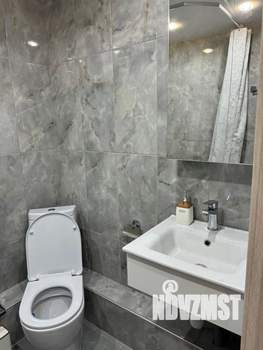 Студия квартира, посуточно, 38м2, 1/17 этаж