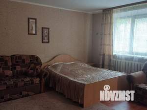 Студия квартира, посуточно, 31м2, 1/3 этаж