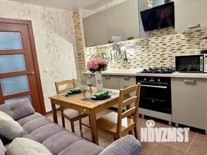 1-к квартира, посуточно, 46м2, 4/10 этаж