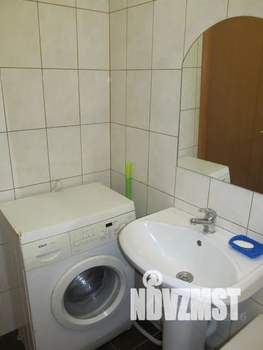 Студия квартира, посуточно, 38м2, 3/25 этаж