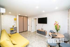 Студия квартира, посуточно, 46м2, 1/5 этаж