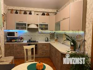 2-к квартира, посуточно, 100м2, 2/4 этаж