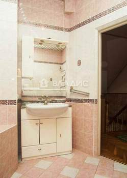 3-к квартира, на длительный срок, 142м2, 4/4 этаж