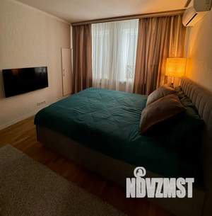 1-к квартира, посуточно, 34м2, 7/10 этаж