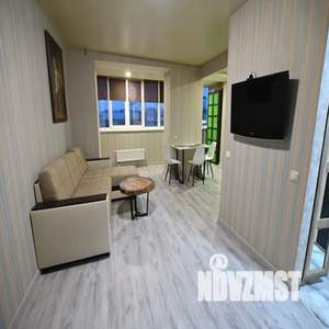 Студия квартира, посуточно, 42м2, 5/10 этаж