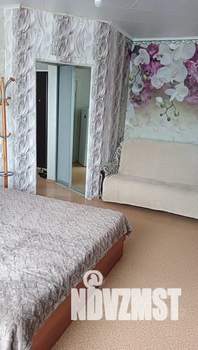 1-к квартира, посуточно, 38м2, 2/10 этаж