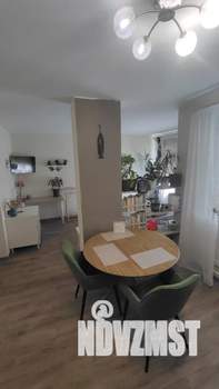 Студия квартира, посуточно, 35м2, 6/25 этаж