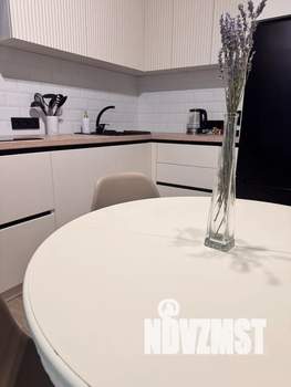 Студия квартира, посуточно, 35м2, 1/10 этаж