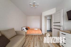 1-к квартира, посуточно, 35м2, 7/18 этаж